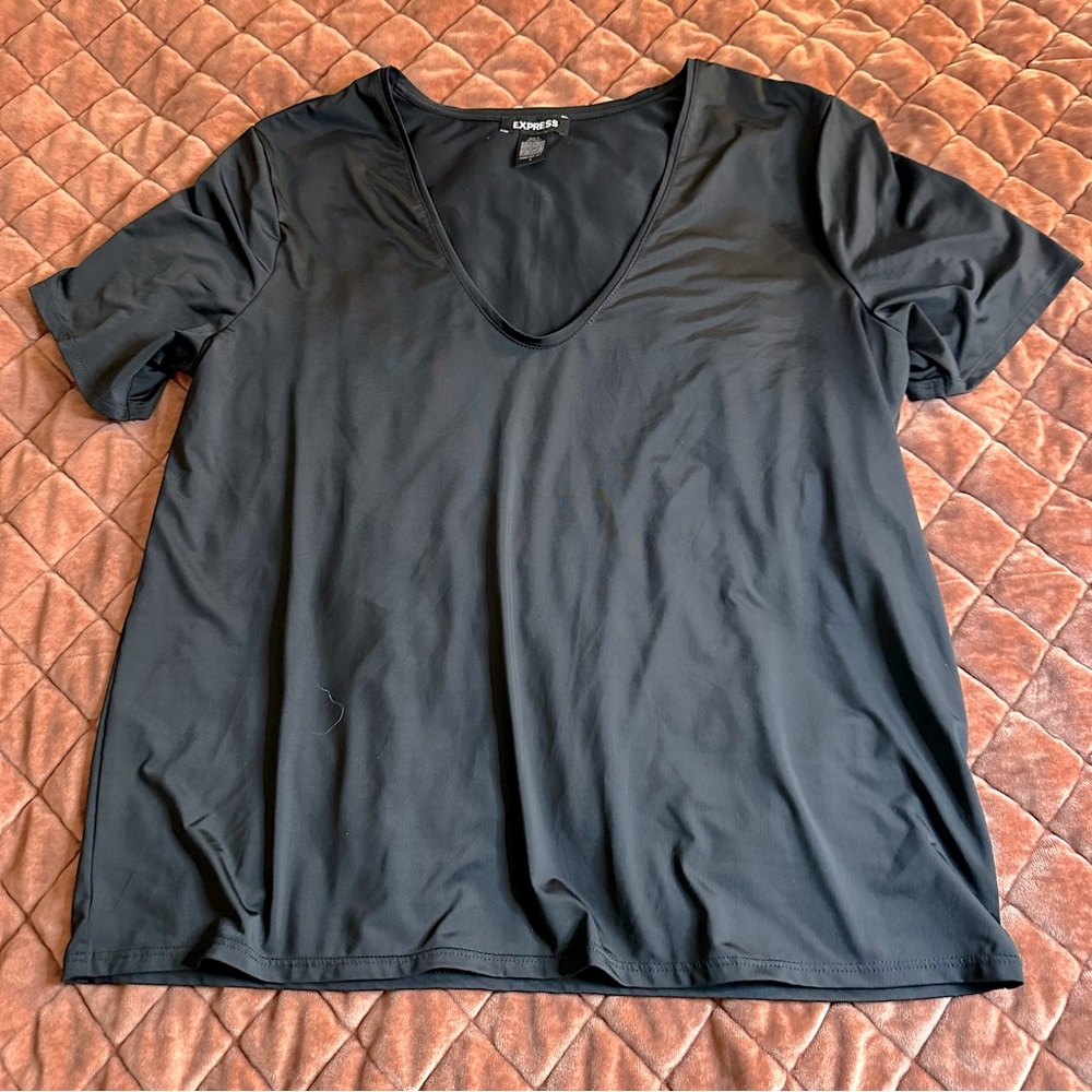 Black silky express tee